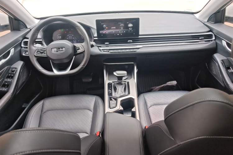 Used Geely Auto Emgrand 2022 4th Generation 1.5L CVT Luxury Model Center Console