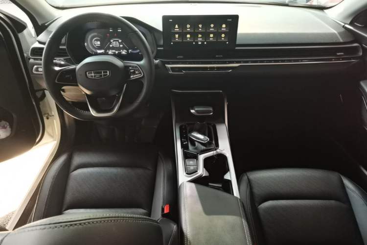 Used Geely Auto Emgrand 2022 4th Generation 1.5L CVT Luxury Model Center Console