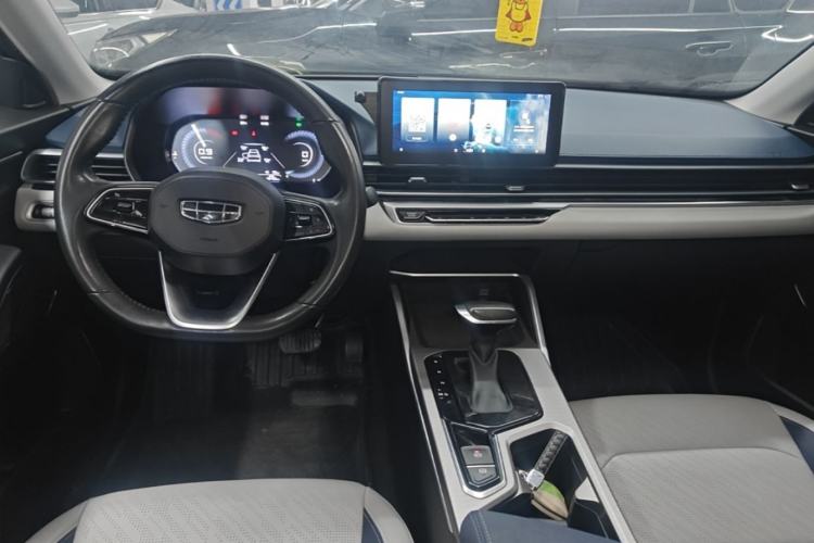 Used Geely Auto Emgrand 2022 4th Generation 1.5L CVT Flagship Model Center Console