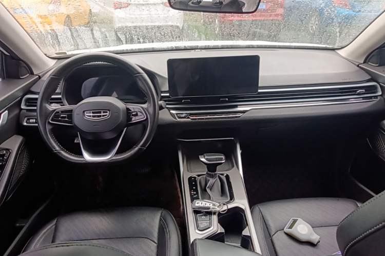 Used Geely Auto Emgrand 2022 4th Generation 1.5L CVT Luxury Model Center Console
