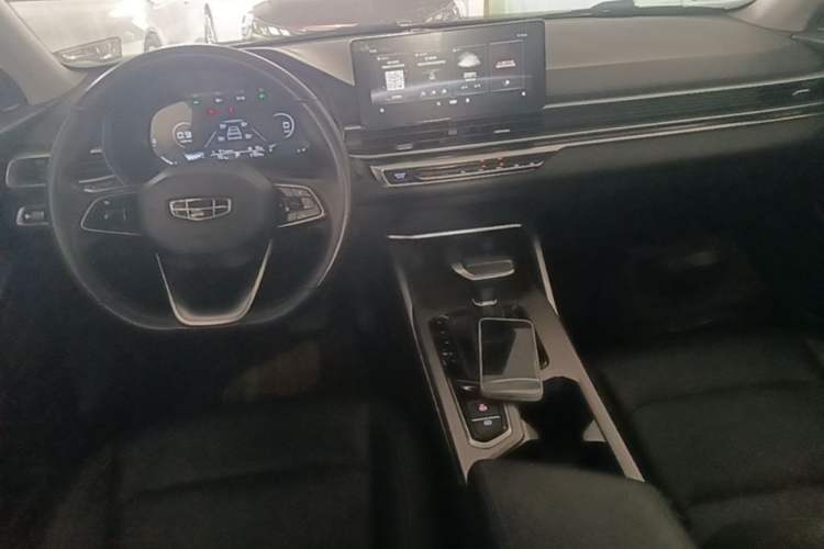 Used Geely Auto Emgrand 2022 4th Generation 1.5L CVT Luxury Model Center Console