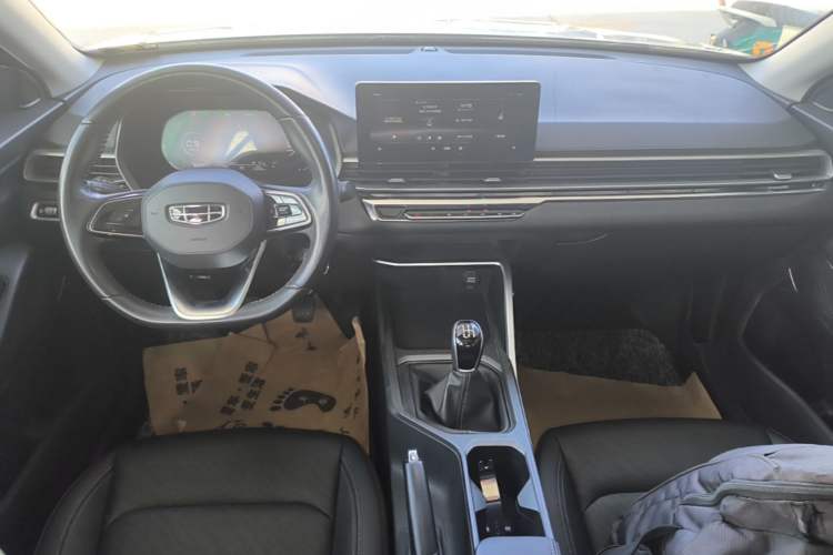 Used Geely Auto Emgrand 2022 4th Generation 1.5L Manual Elite Model Center Console