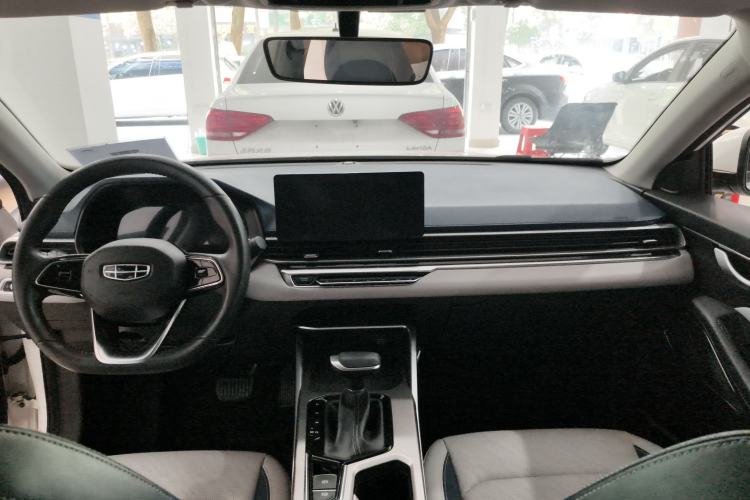 Used Geely Auto Emgrand 2022 4th Generation 1.5L CVT Flagship Model Center Console