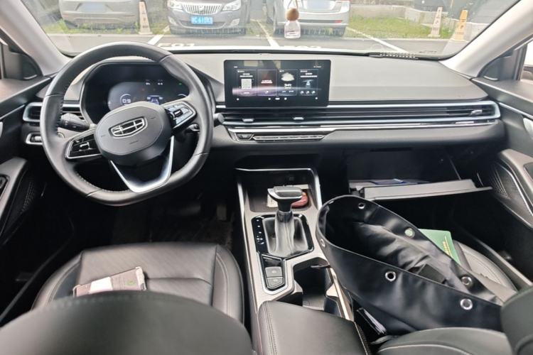 Used Geely Auto Emgrand 2022 4th Generation 1.5L CVT Luxury Model Center Console