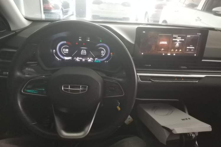 Used Geely Auto Emgrand 2022 4th Generation 1.5L Manual Luxury Model Center Console