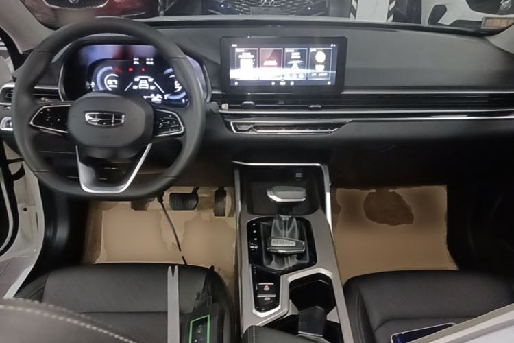 Used Geely Auto Emgrand 2022 4th Generation 1.5L CVT Luxury Model Center Console