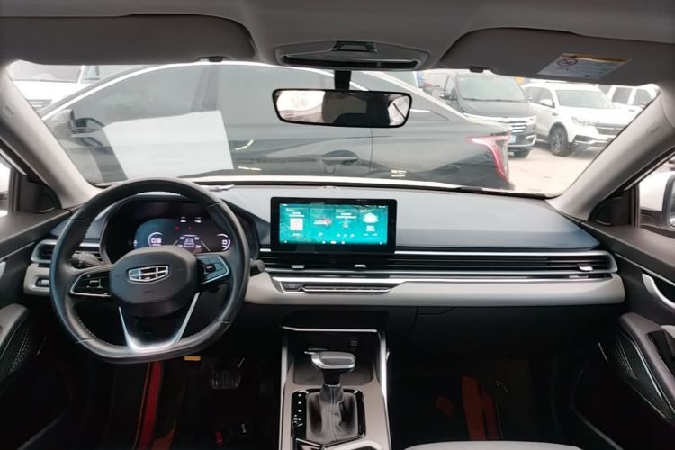 Used Geely Auto Emgrand 2022 4th Generation 1.5L CVT Flagship Model Center Console