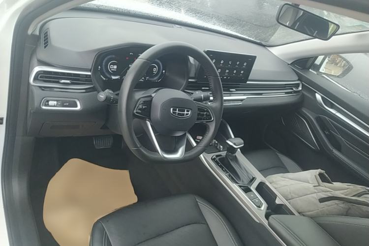 Used Geely Auto Emgrand 2022 4th Generation 1.5L CVT Luxury Model Center Console