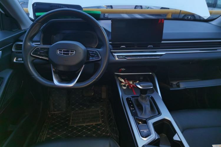 Used Geely Auto Emgrand 2022 4th Generation 1.5L CVT Luxury Model Center Console