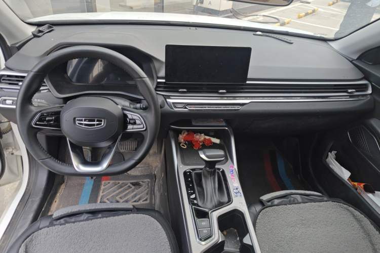 Used Geely Auto Emgrand 2022 4th Generation 1.5L CVT Luxury Model Center Console
