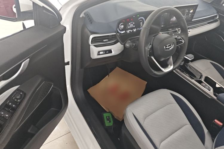 Used Geely Auto Emgrand 2022 4th Generation 1.5L CVT Flagship Model Driver Seat
