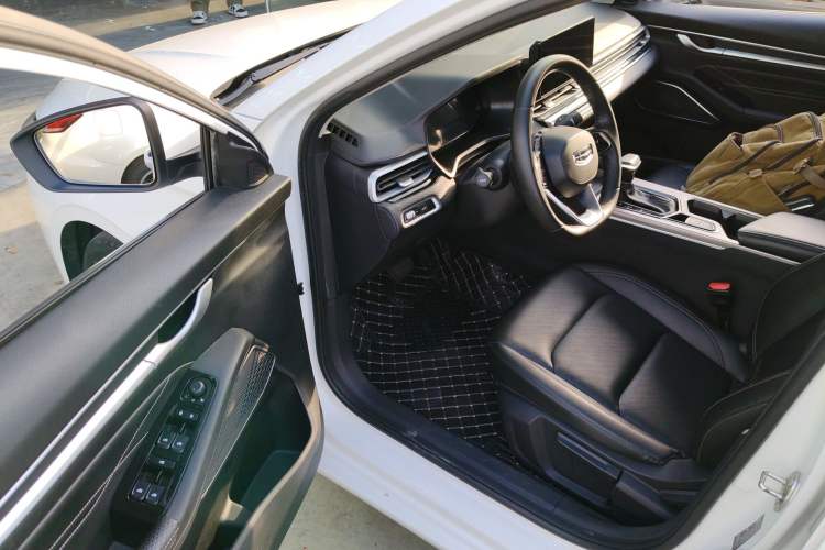 Used Geely Auto Emgrand 2022 4th Generation 1.5L CVT Luxury Model Driver Seat