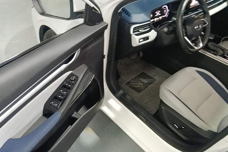 Used Geely Auto Emgrand 2022 4th Generation 1.5L CVT Flagship Model Driver Seat