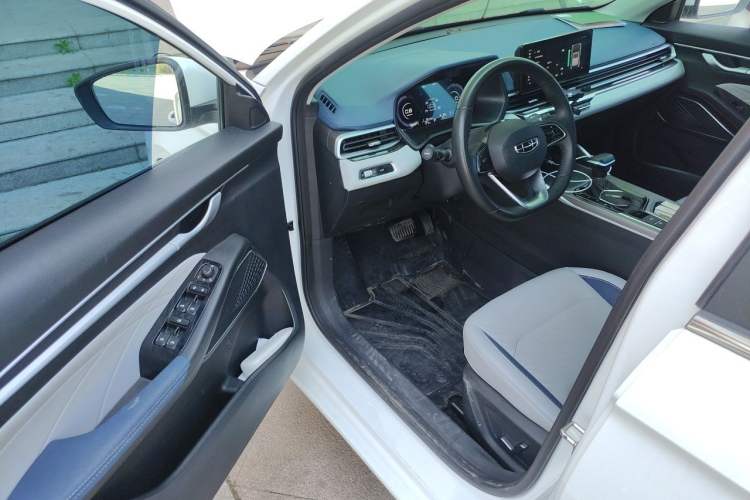 Used Geely Auto Emgrand 2022 4th Generation 1.5L CVT Flagship Model Driver Seat