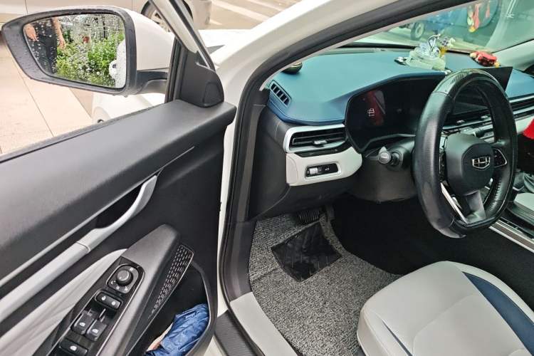 Used Geely Auto Emgrand 2022 4th Generation 1.5L CVT Flagship Model Driver Seat