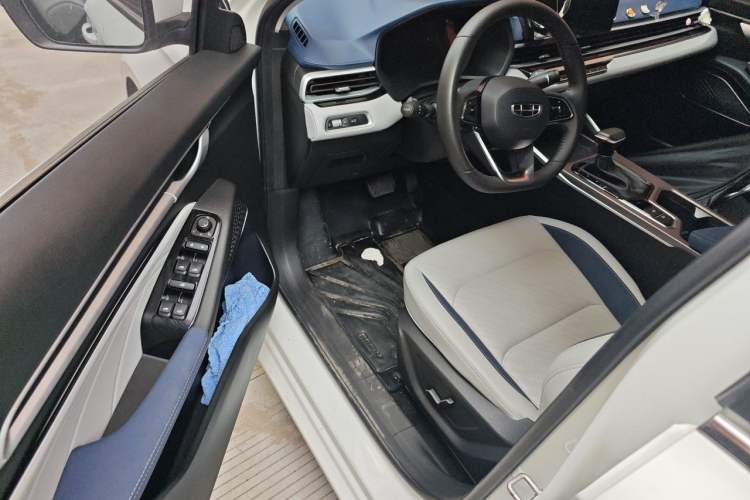 Used Geely Auto Emgrand 2022 4th Generation 1.5L CVT Flagship Model Driver Seat