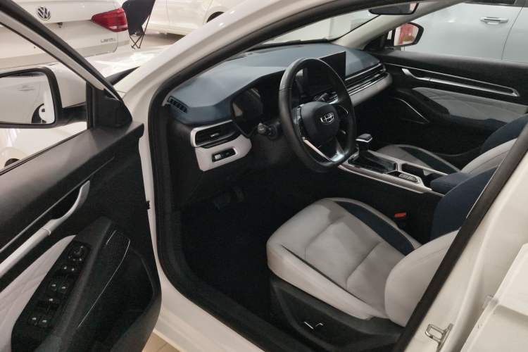Used Geely Auto Emgrand 2022 4th Generation 1.5L CVT Flagship Model Driver Seat