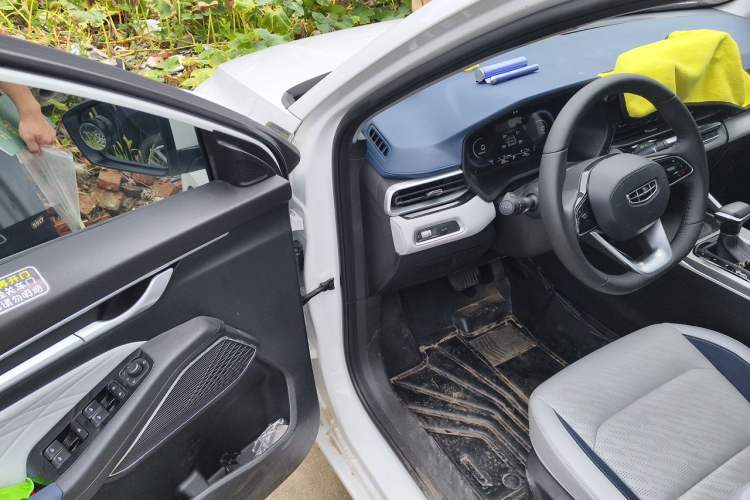 Used Geely Auto Emgrand 2022 4th Generation 1.5L CVT Flagship Model Driver Seat