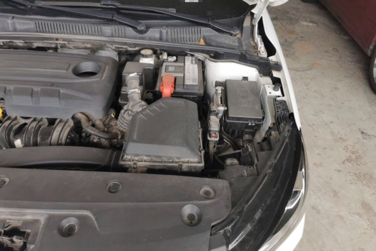 Used Geely Auto Emgrand 2022 4th Generation 1.5L CVT Flagship Model Engine Bay Left