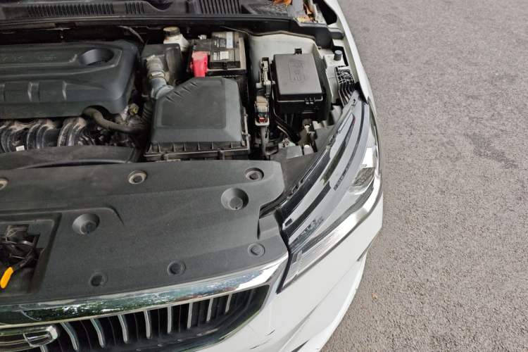 Used Geely Auto Emgrand 2022 4th Generation 1.5L CVT Luxury Model Engine Bay Left
