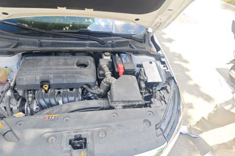 Used Geely Auto Emgrand 2022 4th Generation 1.5L CVT Flagship Model Engine Bay Left