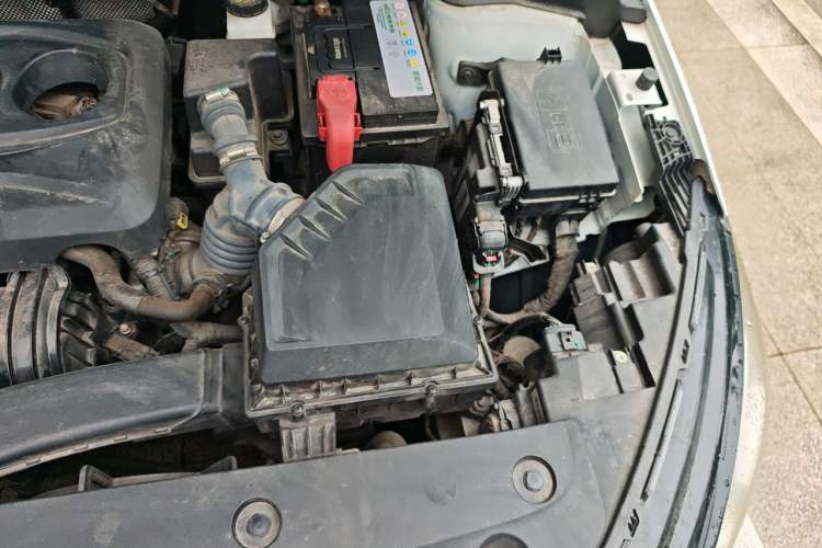 Used Geely Auto Emgrand 2022 4th Generation 1.5L CVT Flagship Model Engine Bay Left