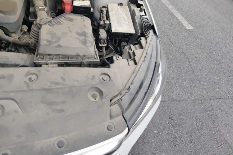 Used Geely Auto Emgrand 2022 4th Generation 1.5L CVT Flagship Model Engine Bay Left