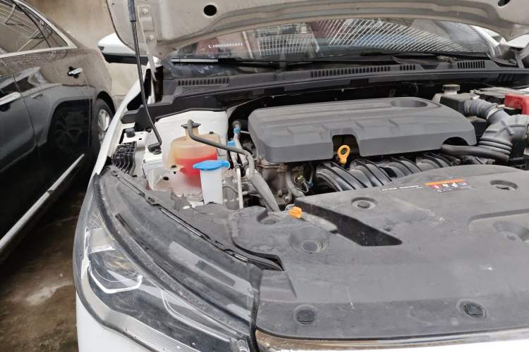 Used Geely Auto Emgrand 2022 4th Generation 1.5L CVT Flagship Model Engine Bay Right