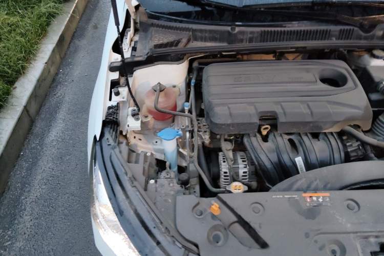 Used Geely Auto Emgrand 2022 4th Generation 1.5L CVT Flagship Model Engine Bay Right