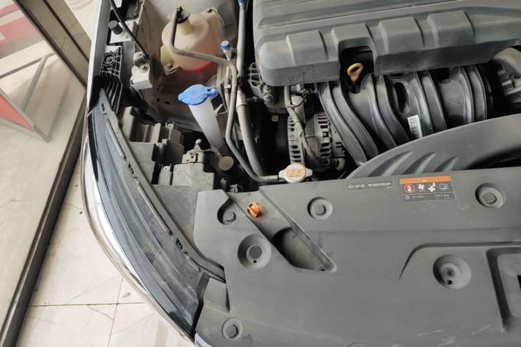 Used Geely Auto Emgrand 2022 4th Generation 1.5L CVT Flagship Model Engine Bay Right