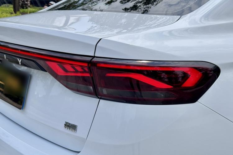 Used Geely Auto Emgrand 2022 4th Generation 1.5L CVT Luxury Model Exterior 12