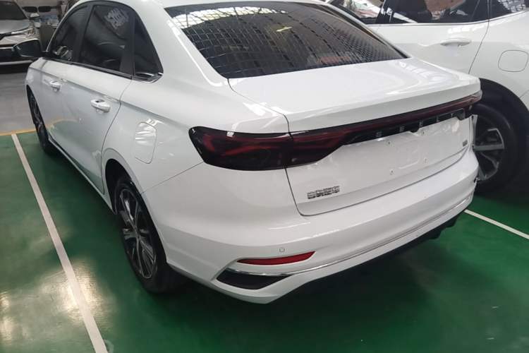 Used Geely Auto Emgrand 2022 4th Generation 1.5L CVT Luxury Model Exterior 2