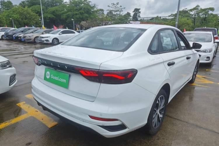 Used Geely Auto Emgrand 2022 4th Generation 1.5L Manual Luxury Model Exterior 3