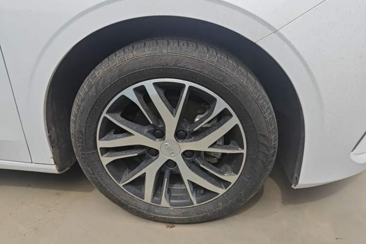 Used Geely Auto Emgrand 2022 4th Generation 1.5L Manual Elite Model Exterior 3