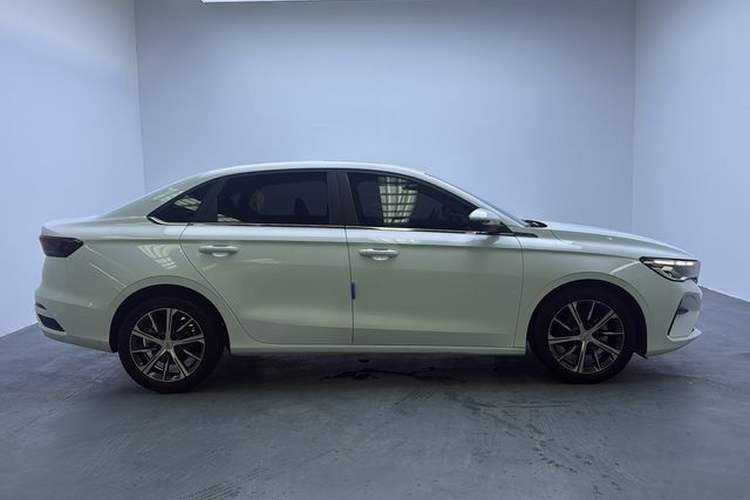 Used Geely Auto Emgrand 2022 4th Generation 1.5L CVT Luxury Model Exterior 4