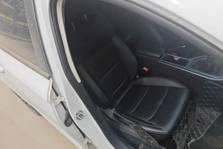 Used Geely Auto Emgrand 2022 4th Generation 1.5L Manual Elite Model Exterior 4