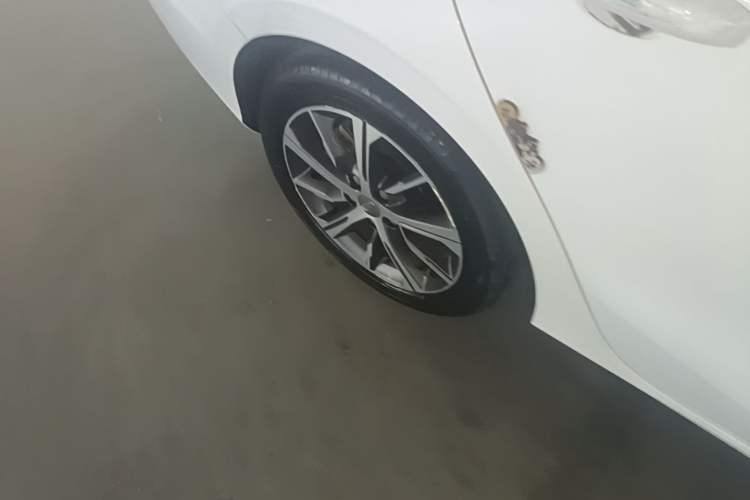 Used Geely Auto Emgrand 2022 4th Generation 1.5L CVT Flagship Model Exterior 5