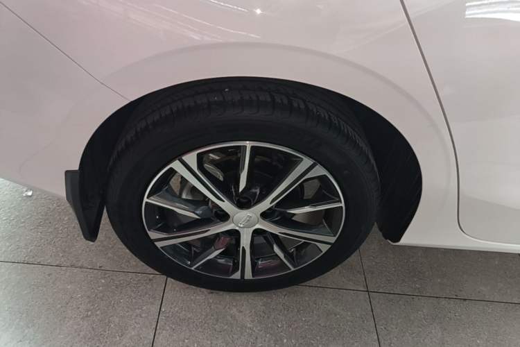 Used Geely Auto Emgrand 2022 4th Generation 1.5L CVT Flagship Model Exterior 5