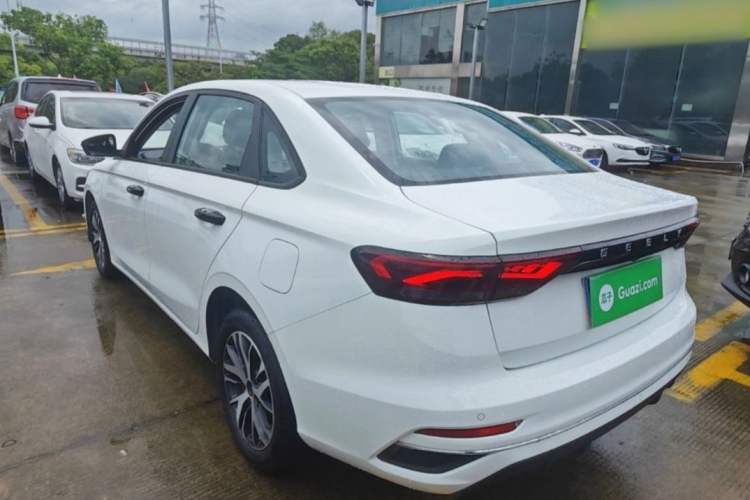 Used Geely Auto Emgrand 2022 4th Generation 1.5L Manual Luxury Model Exterior 6