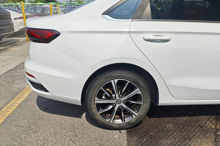 Used Geely Auto Emgrand 2022 4th Generation 1.5L CVT Flagship Model Exterior 7