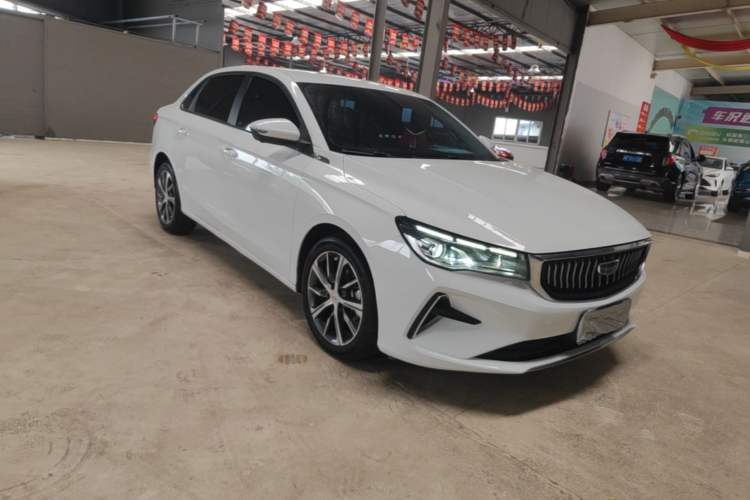Used Geely Auto Emgrand 2022 4th Generation 1.5L CVT Luxury Model Front Right 45 Deg