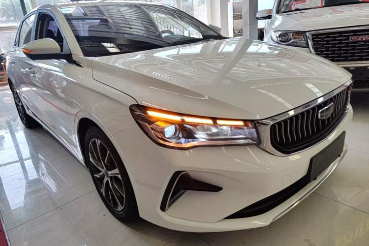 Used Geely Auto Emgrand 2022 4th Generation 1.5L CVT Luxury Model Front Right 45 Deg