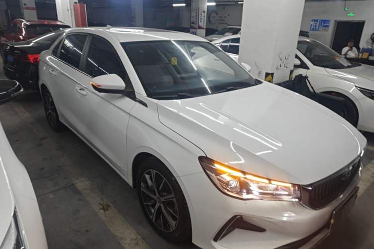 Used Geely Auto Emgrand 2022 4th Generation 1.5L CVT Flagship Model Front Right 45 Deg