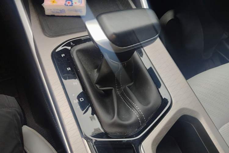 Used Geely Auto Emgrand 2022 4th Generation 1.5L CVT Flagship Model Gear Lever