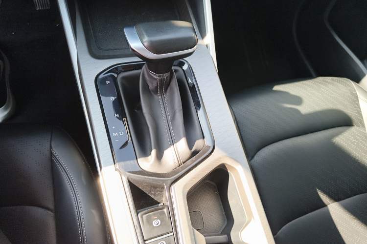 Used Geely Auto Emgrand 2022 4th Generation 1.5L CVT Luxury Model Gear Lever