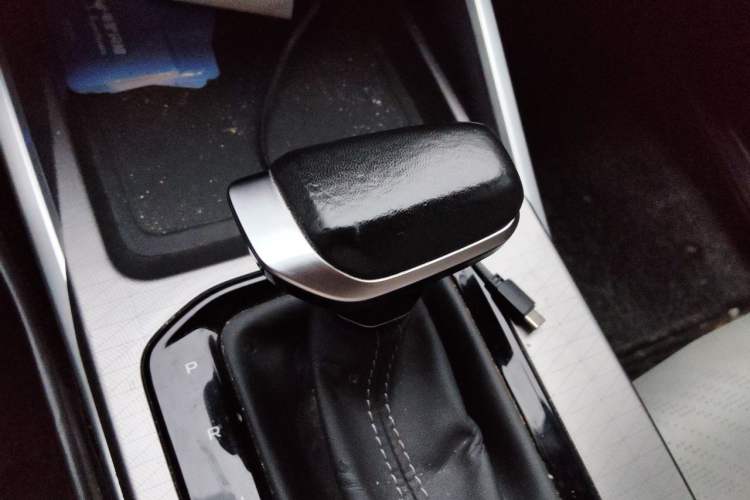 Used Geely Auto Emgrand 2022 4th Generation 1.5L CVT Flagship Model Gear Lever