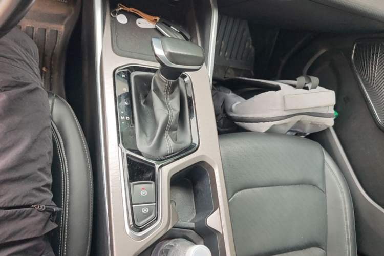 Used Geely Auto Emgrand 2022 4th Generation 1.5L CVT Luxury Model Gear Lever