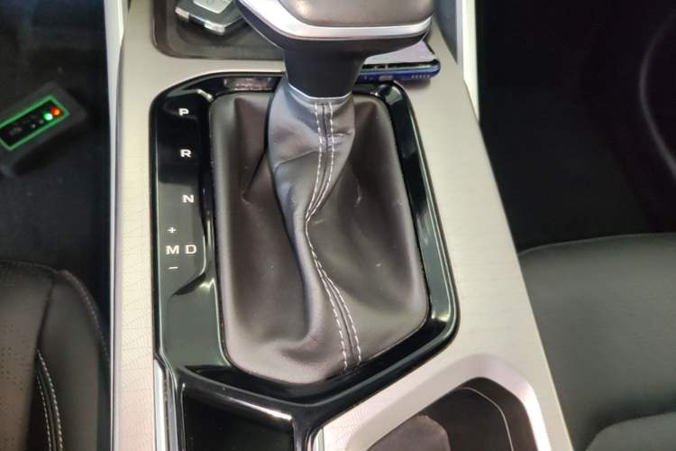 Used Geely Auto Emgrand 2022 4th Generation 1.5L CVT Luxury Model Gear Lever