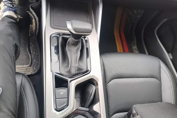 Used Geely Auto Emgrand 2022 4th Generation 1.5L CVT Elite Model Gear Lever