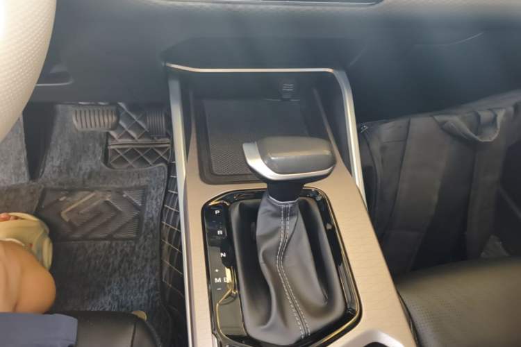 Used Geely Auto Emgrand 2022 4th Generation 1.5L CVT Luxury Model Gear Lever